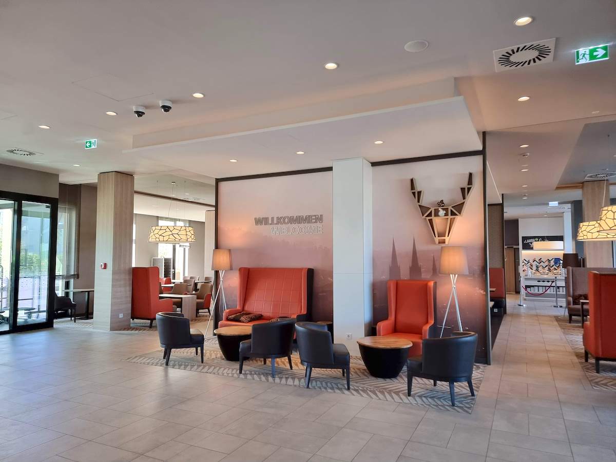 Lobby eines Hotels für Zwischenübernachtung